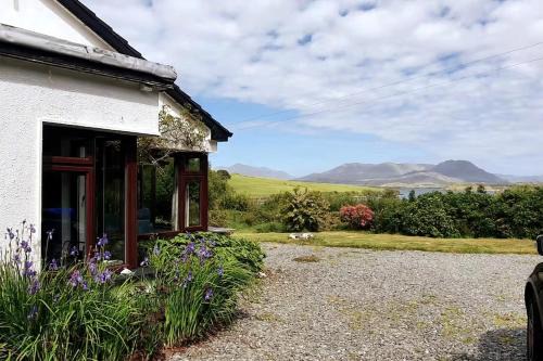 Tievemore - Connemara Bayfront Retreat