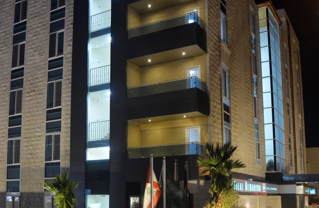 Tilal Almadina Hotel & Suites