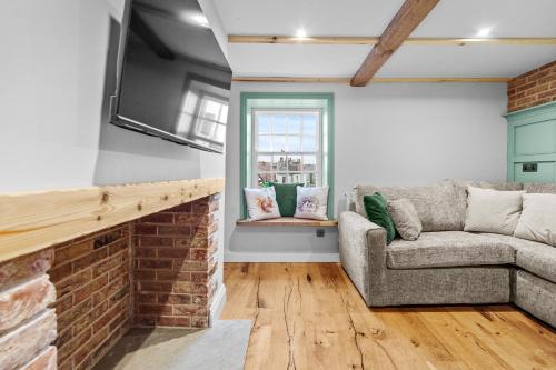 Tilly's Cosy Cottage Retreats - Castle Cottage