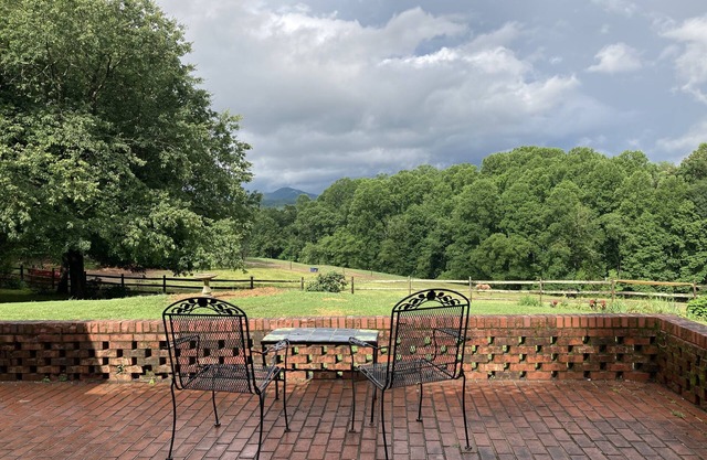 Tilt'n B Farm - Main House w/ Horses, Views, Tennis, Trails, Fire Pit