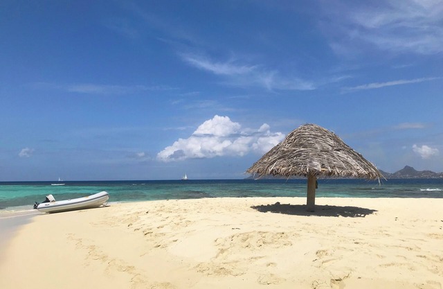 Timaiao, catamaran Lagoon 380, half board, crew & all expenses included.