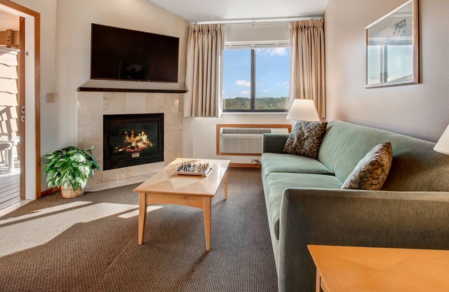 Timber Ridge Lodge & Waterpark