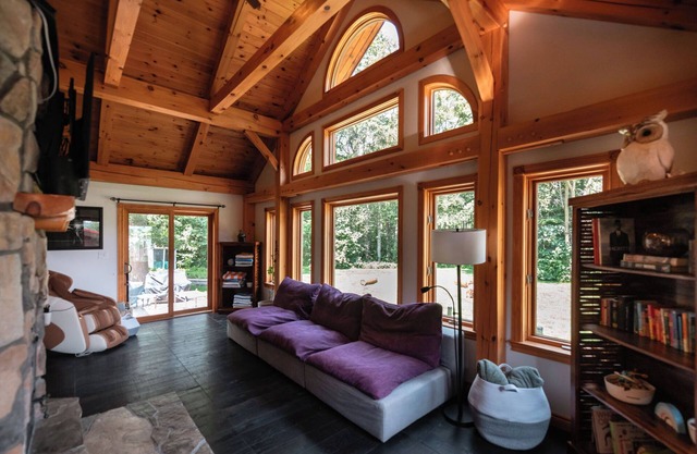 Timber Sky Estate - Family & Pet-Friendly Log Cabin in Elora