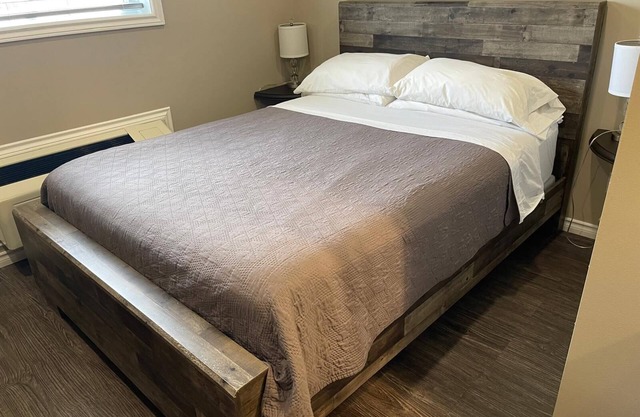 Timber Wolf Inn Motel
