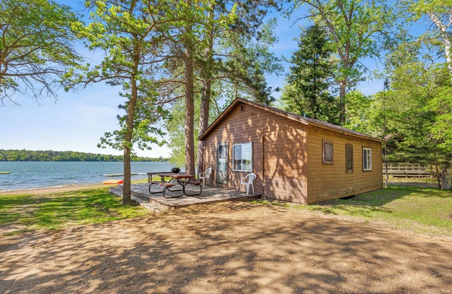 Timberlane Resort Cabin #9 | 2 Bed, 1 Bath