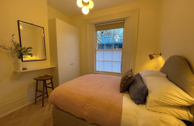 Timelessly Luxurious 1BD Flat, Clerkenwell