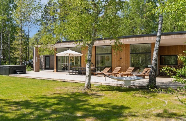 "Tinja" - 900m from the sea by Interhome