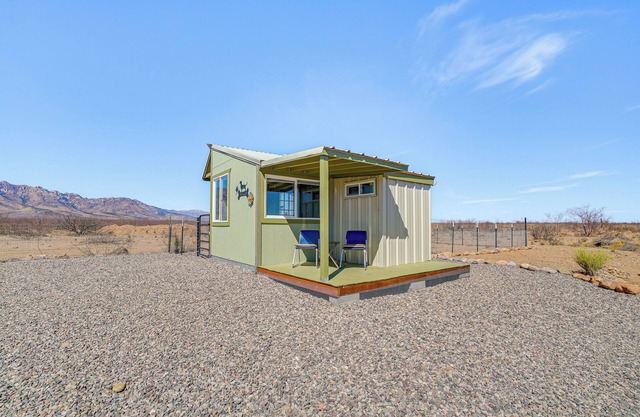 Tiny Home Cottages: New Mexico Nature Retreat