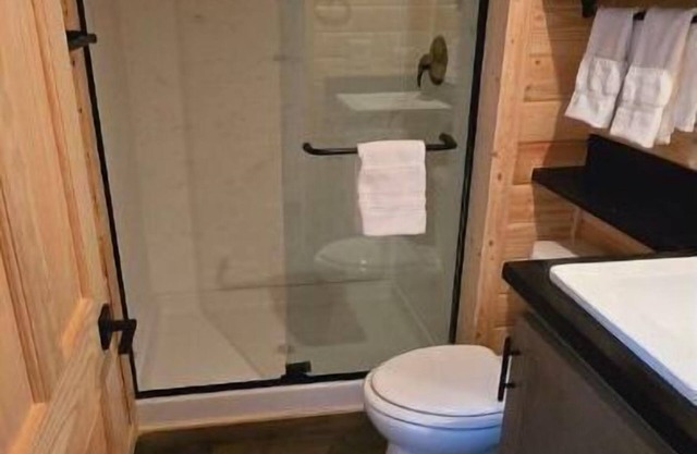 Luxurious Tiny Home King Room #10B