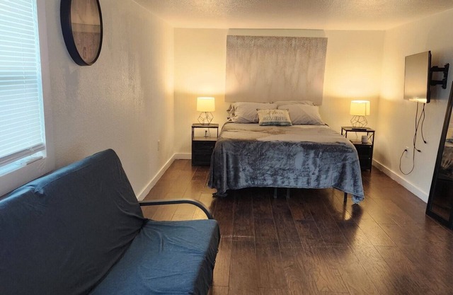 Tiny home near DTSP in a quiet neighborhood