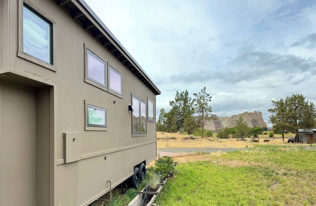 Tiny home perfect base camp for Smith Rock State Park & Deschutes Co.