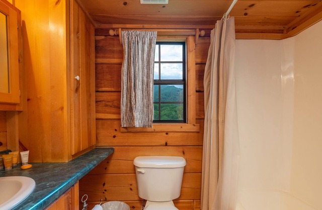 Tiny House Cabin Astonishing Views
