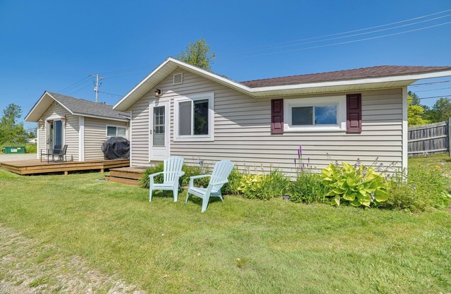 'Tiny House Cottage 5' w/ Crooked Lake Access!