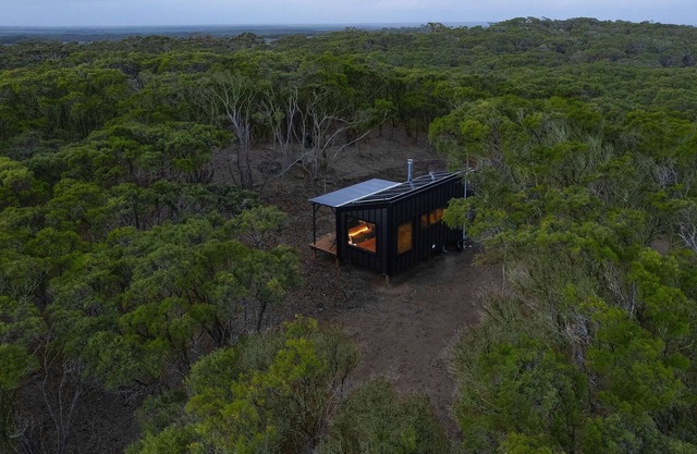Tiny House in beautiful and rare location near the coast