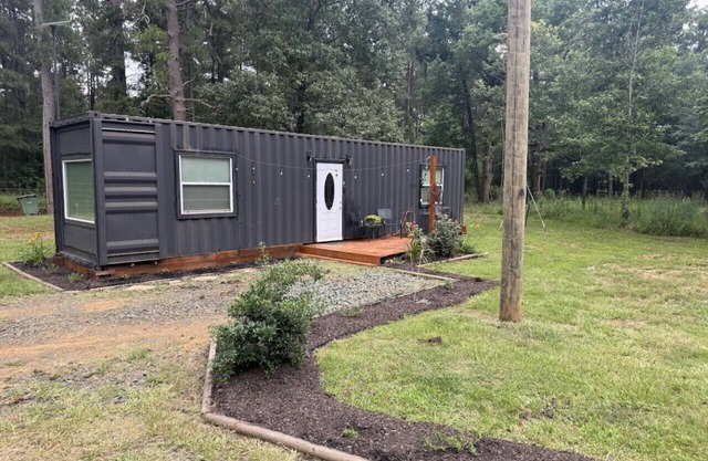 Tiny House Oasis: Nature Escape