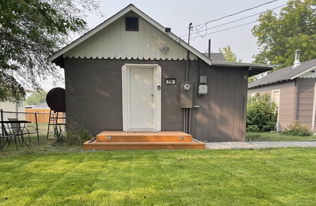 Tiny House W/ Washer & Dryer