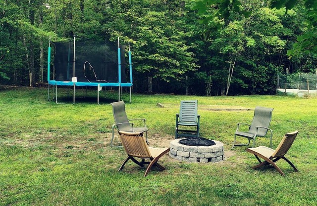 Tiny Reds - Spacious and Cozy Cottage next to Cove Beach