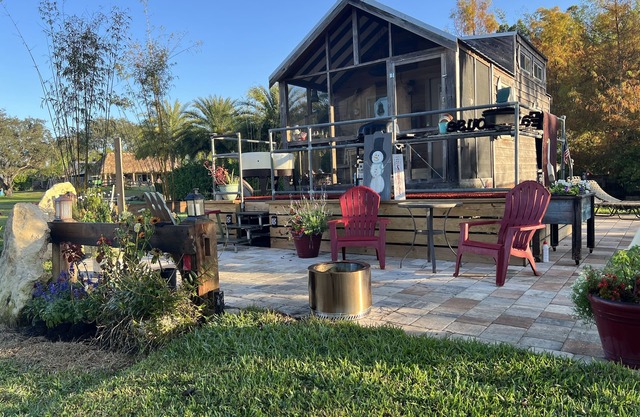 Tiny Shack es una CASA PEQUEÑA, frente al mar, 1 mascotas pequeñas bien, tranquilo, mucho estacionamiento