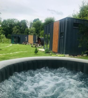TinyHouses & Garden
