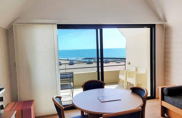 Tipoz'immo-Le Grand Grand 209 -view and direct access to the sea-pets accep