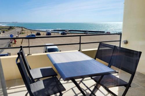 Tipoz'immo-Le Grand Grand 210 -view and direct access to the sea-pets accep