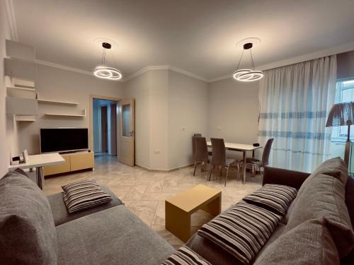 Tirana - GGpremiumstays ApartHotel - Double bedroom city center apartment - Airport shuttle - Private parking