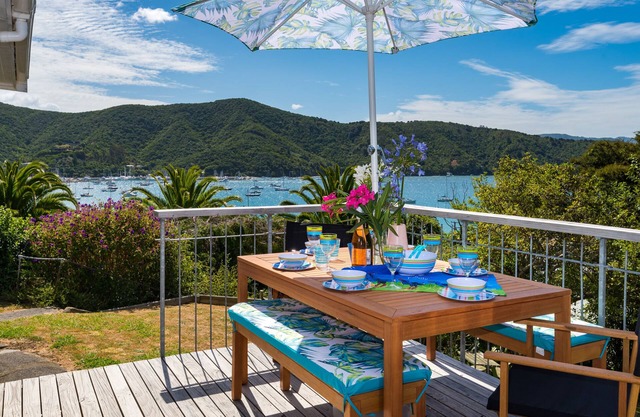 Tirohanga Wai - Waikawa Holiday Home
