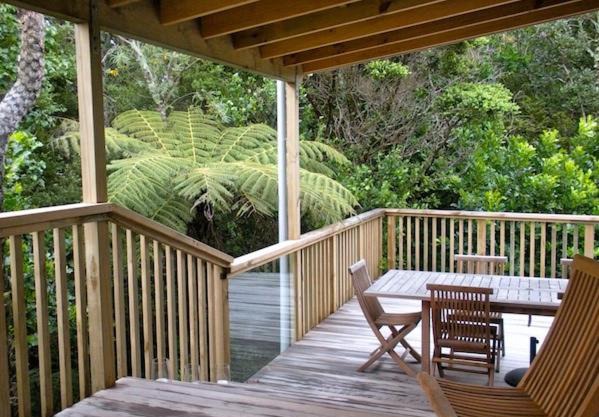 Tiromoana - Mathesons Bay Holiday Home
