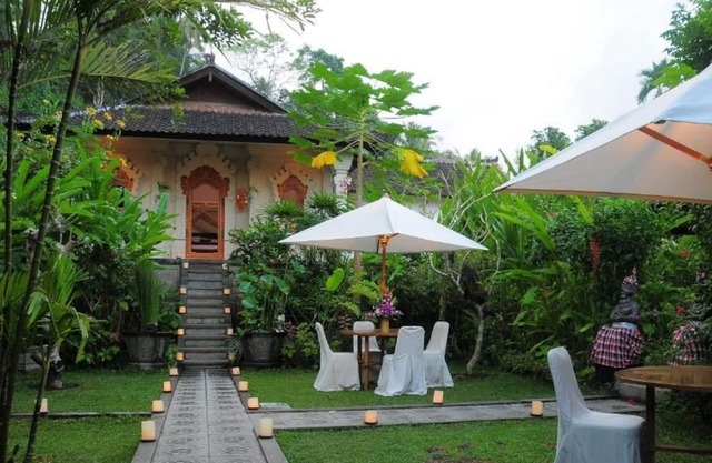 Tirta Ayu Hotel and Restaurant