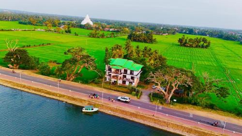 Tissa Yala Lake View Hotel