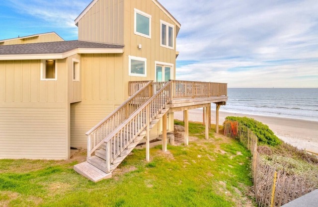 Tita's Sandcastle Lc17 4 Bedroom Home by Redawning