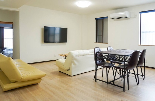 Tizwanhotel2021 minute walk to the beachUp to 8 / Sumoto Hyōgo