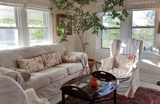T A tranquil farmhouse getaway only 12 minutes away from the OU campus..
