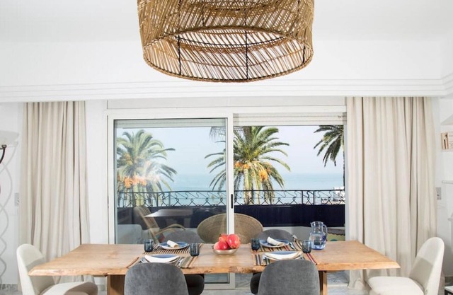 La Vue est Belle: Apt de luxe avec vue sur mer