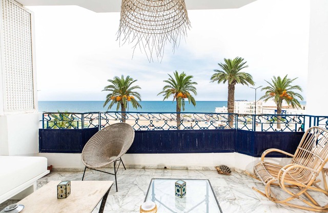 La Vue est Belle: Apt de luxe avec vue sur mer