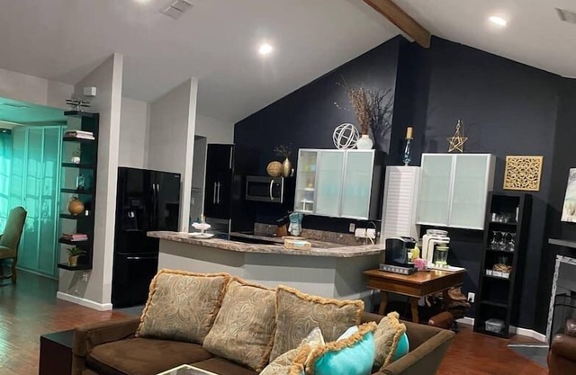 This house is a 3 bedroom(s), 2 bathrooms, located in Lancaster, TX.