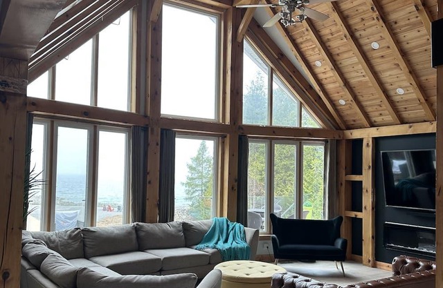 Tobermory cottage, lakefront, waterfront, private beach, boat dock