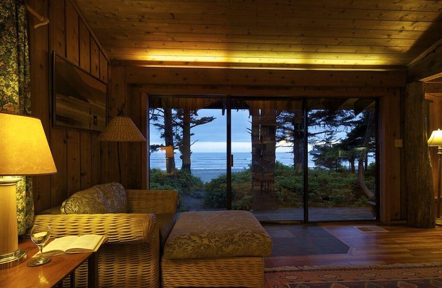 Tofino ~ Chesterman ~ Playa ~ Arquitectónicamente ~ Diseñado ~ Casa Chahayis ~ Plazas 6