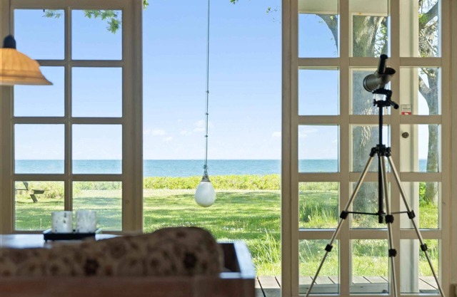 Lovely summer house with sea view