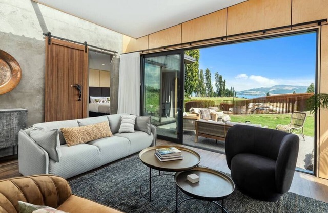 Toka Ridge Lake view, Lux Villa 3bd2bth w/ HotTub