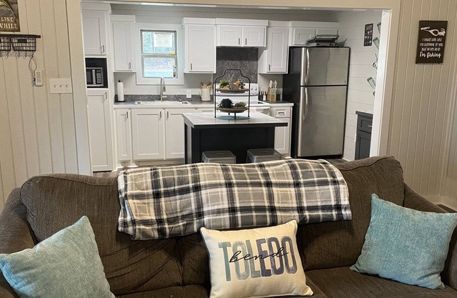 Toledo Bend-Midlake Cottage—5 miles from town!