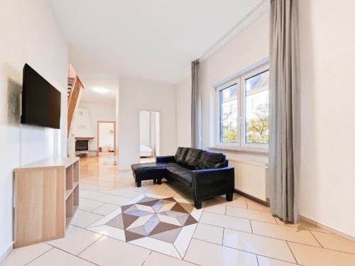 Tolstov Apartments - 2 , 3 and 4 Room Apartments - 25 Min Messe DUS