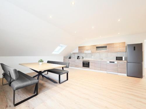 Tolstov Apartments - 5 Room Apartment - Balcony - Kitchen - Washing machine - next to Cologne