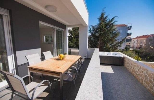 Tomana B Apartments