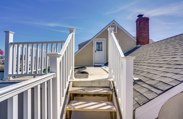 Toms River Apartment w/ On-Site Canal Access!