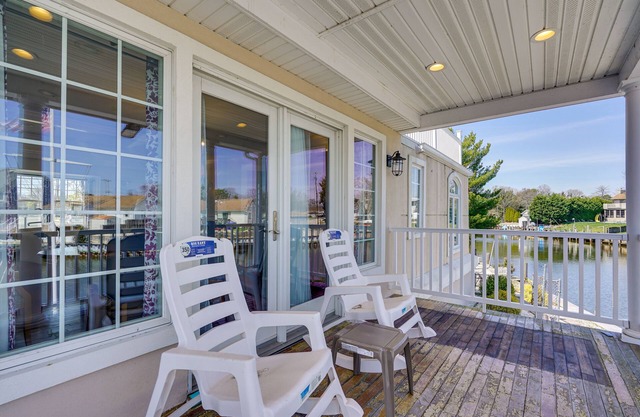 Toms River Vacation Rental w/ On-Site Dock!