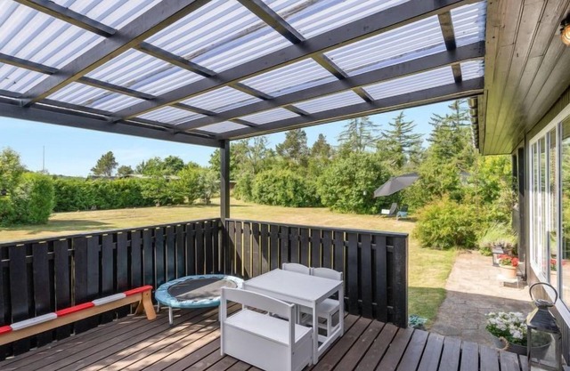 "Tona" - 300m from the sea by Interhome