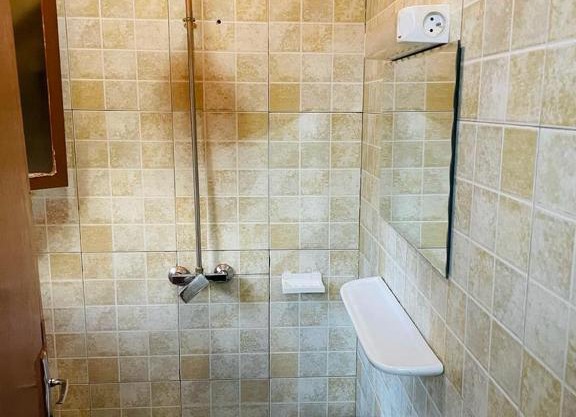 TONT SAABO A: DEUX CHAMBRES SALON À OUAGA 2000