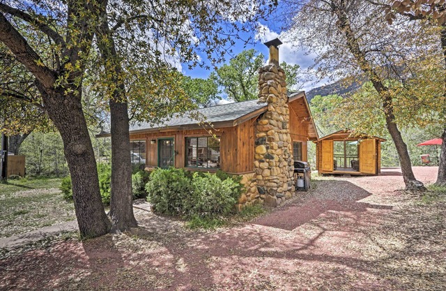 Tonto Nat'l Forest Riverside Cabin!