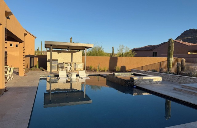 Tonto National Forest, Hiking, Off road trails, stunning resort pool